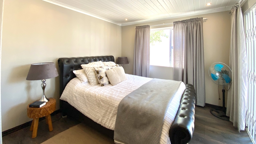 4 Bedroom Property for Sale in Velddrif Western Cape